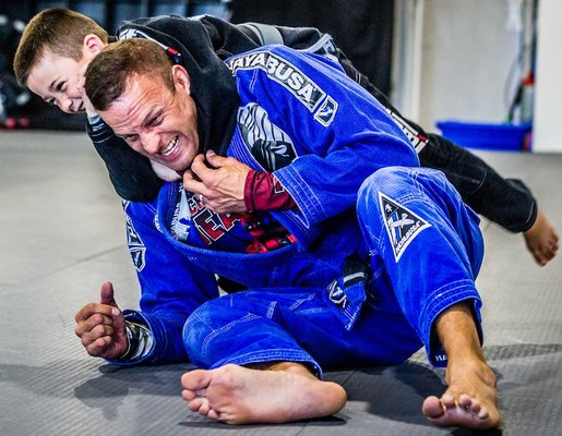 Gracie Jiu-Jitsu - We offer authentic Gracie Jiu-Jitsu from the source to Granite Bay, Folsom, Loomis, Orangevale, Rocklin, and Sacramento.