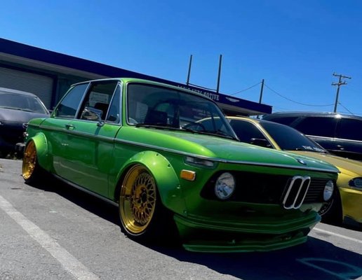 BMW Model 2002 Wide Flares & AirBag Suspension Installation - BMW Model 2002 COMPLETE 💯
First Visit, Customer came in for a custom Air Bag Installation We equipped it with @air_lift_performance & @x2_industries Air Suspension Double Bellow Air Struts & Rear Bags.
Second Visit, Customer wanted Custom Flares Paint & Install for a WideBody Look.