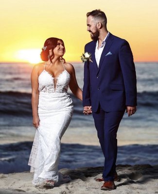 Bridal Spray Tans - Getting married soon & looking to be the perfect shade of
bronze for your special day? Check out our "Perfect Bride
Bundle" which gives you, the future Mrs., 2 customized rapid
airbrush spray tans: One for a trial run to perfect your color,
and one for your special day.
This bundle uses a specially designed formula that delivers
pH balancing & intensely moisturizing benefits with a
medium level finish for a completely natural and glowing
tan Bridal Spray Tans - Getting married soon & looking to be the perfect shade of
bronze for your special day? Check out our "Perfect Bride
Bundle" which gives you, the future Mrs., 2 customized rapid
airbrush spray tans: One for a trial run to perfect your color,
and one for your special day.
This bundle uses a specially designed formula that delivers
pH balancing & intensely moisturizing benefits with a
medium level finish for a completely natural and glowing
tan