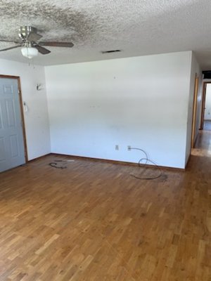 HOME REPO CLEAN - This cleaning was done on a 3 bedroom home that is a bank REPO.  Our cleaning pros cleaned and beautified the home. Also, we cut the grass.  The bank is considering our painting service as wee upon managers' approval.  we are a ONE-STOP CLEANING SHOP. We take care of it all.💯💯