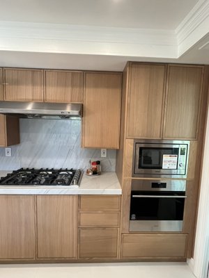Kitchen and bathroom remodel Huntington Beach ca - Remodeled this old kitchen , bathroom and wet bar in Huntington Beach , new cabinets quarts countertops porcelain tiles updated appliances new paint and texture Reccesed lights beautiful kitchen!