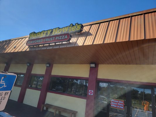 Hungry Howies, Brandon location. - Services provided to a local pizza franchise. Love working with local businesses and keeping our community looking clean! Hungry Howies, Brandon location. - Services provided to a local pizza franchise. Love working with local businesses and keeping our community looking clean!