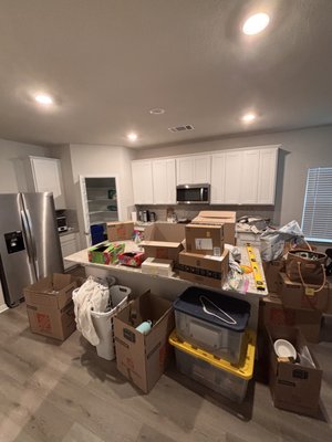 New House Kitchen unpacking - From Move-in Chaos to calm and settled within a few hours! New House Kitchen unpacking - From Move-in Chaos to calm and settled within a few hours!