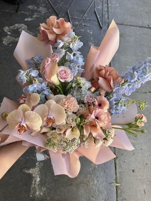 Fresh Daily Deliveries - We offer daily arrangements and deliveries curated with luxurious seasonal flowers! Fresh Daily Deliveries - We offer daily arrangements and deliveries curated with luxurious seasonal flowers!