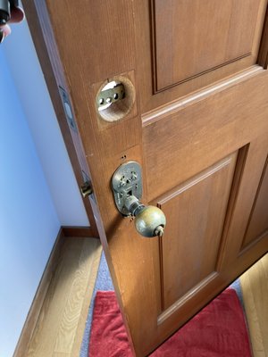 First House Boat Job - This residential service was on my very first house boat that I had the pleasure of working on. Worked on several home locks and services that I provided were re-key, fresh keys and lock repairs. First House Boat Job - This residential service was on my very first house boat that I had the pleasure of working on. Worked on several home locks and services that I provided were re-key, fresh keys and lock repairs.