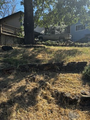 Nice residential property - Nice small yard client wanted Weed Whacking done