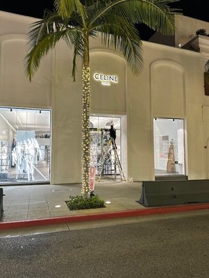 Commercial Window Washing - Commercial Luxury boutique Deep cleaning & window washing services. Commercial Window Washing - Commercial Luxury boutique Deep cleaning & window washing services.