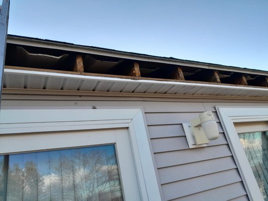 Quick Fascia Upgrades - Took care of our customers rooten wood and upgraded his fascia boards to never need painting again!