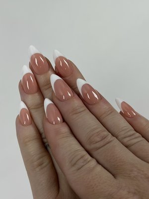 Hard Gel Extensions - Hard Gel Extensions (European Technique)
Designed for those who want added length without compromising nail health. Includes precise cuticle cleaning with e-file, dry skin removal, and sculpting.
We work with: paper forms, Gel-X, and dual forms
Time: ~3 hours