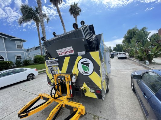 Need your trash can cleaned? San Diego Trash can cleaning - Trash bin cleaning