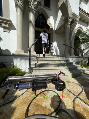 Big windows
No problem - Water fed pole
Window cleaning Big windows
No problem - Water fed pole
Window cleaning