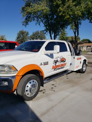 Clean truck - Keeping truck clean. Clean truck - Keeping truck clean.