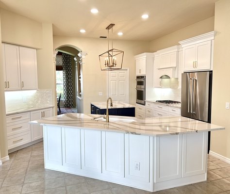Kitchen remodel in Lakewood Ranch Sarasota Florida by UTS mall. - Transform your kitchen with Royal Remodeling & Design. Exquisite designs, top-quality materials, and a dedication to your vision. Your dream kitchen is just a call away.