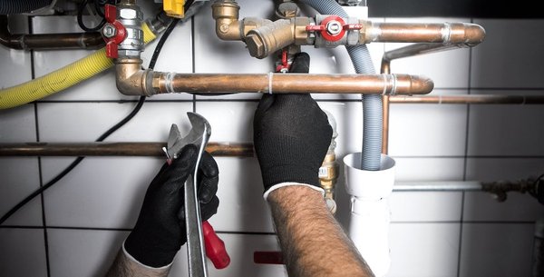 Commercial Plumbing - Licensed Kansas Master Plumber with over 25 years of experience in the plumbing trade. From the smallest repairs to major replacements, you can count on us to get the job done right the first time! We service residential and commercial clients in the entire Topeka, KS, Lawrence, KS and surrounding area. Commercial Plumbing - Licensed Kansas Master Plumber with over 25 years of experience in the plumbing trade. From the smallest repairs to major replacements, you can count on us to get the job done right the first time! We service residential and commercial clients in the entire Topeka, KS, Lawrence, KS and surrounding area.