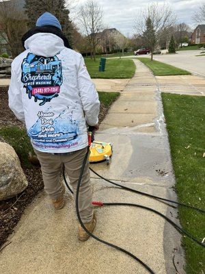House Washing and sidewalk cleaning. - Bring back the beauty of your home. Have us wash it and get it really clean. House Washing and sidewalk cleaning. - Bring back the beauty of your home. Have us wash it and get it really clean.