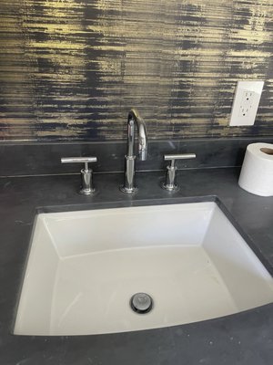 Toilet/faucet installation - We have installed practically everything and will be able to help you without a doubt. Toilet/faucet installation - We have installed practically everything and will be able to help you without a doubt.