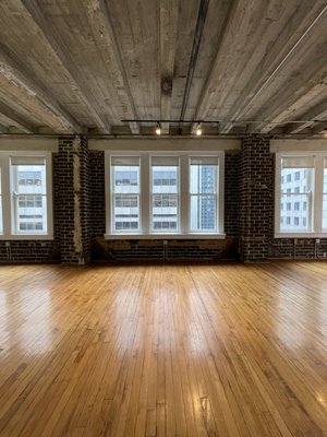 Downtown Houston Lofts 🤩 - Houston Downtown LOFTS


Located in the heart of downtown Houston just steps away from the metro rail. Hotel originally built in 1913 and remodeled into a apartment building with swanky amenities including a terrace overlooking downtown, a indoor pool and huge lounge area perfect for working from home 👩🏻‍💻

Specials: 
Up to 3 months Off + $99 app & admin on select units (rates reflect net) + $500 move credit

Price ranges from:
studios • 508SQFT • $909
1X1 • 578SQFT • $1446 
2X2• 1217SQFT • $2210


Want The Apartment Info? Or looking to move in the next 60 days?
Message for info 📲 or click the link in our bio to get started