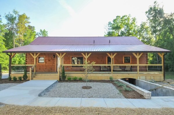 Custom Log Cabins - Our custom cabins feature beautiful craftsmanship, spacious living areas, outdoor spaces, and spa-like bathrooms, full finished and walk-out basements with additional living quarters. A true home away from home, the way you want it.