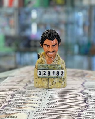 PABLO ESCOBAR-MALAQUIAS GLASS RIG - ART GLASS DONE BY MALAQUIAS GLASS , AMERICAN GLASS BLOWER BEEN IN THE GLASS INDUSTRY FOR MORE THAN 23 YEARS, ITS 1:1 HEADY GLASS PABLO ESCOBAR RIG
10K PABLO ESCOBAR-MALAQUIAS GLASS RIG - ART GLASS DONE BY MALAQUIAS GLASS , AMERICAN GLASS BLOWER BEEN IN THE GLASS INDUSTRY FOR MORE THAN 23 YEARS, ITS 1:1 HEADY GLASS PABLO ESCOBAR RIG
10K