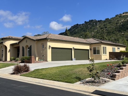 EXTERIOR PAINTING PROJECTS - Our team specializes in exterior painting. We offer the best prices and quality of materials the market has to offer. Feel free to browse through our projects! EXTERIOR PAINTING PROJECTS - Our team specializes in exterior painting. We offer the best prices and quality of materials the market has to offer. Feel free to browse through our projects!