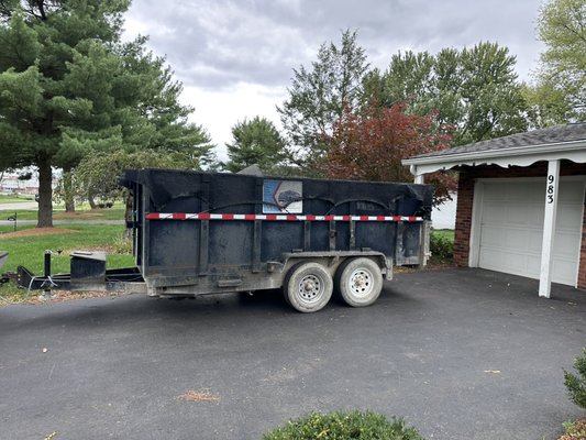 14 yd Dumpsters - This dumpster will give you enough space for just about any home clean out! 14 yd Dumpsters - This dumpster will give you enough space for just about any home clean out!