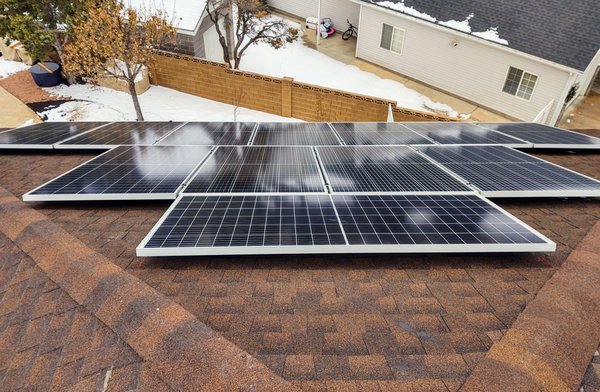 6KW system with battery back up - Customer no longer has an electric bill, and also has piece of mind their solar will keep operating when the grid goes down, with the addition of the hybrid inverter with battery back up. 6KW system with battery back up - Customer no longer has an electric bill, and also has piece of mind their solar will keep operating when the grid goes down, with the addition of the hybrid inverter with battery back up.