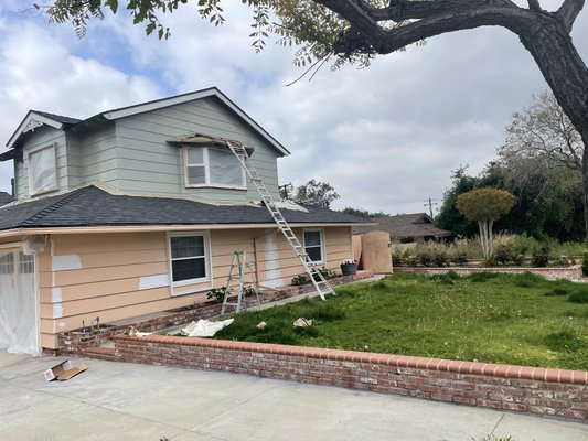House on Clearemont ca - On this house we change color because the new owner she don’t like the old color and needs repairs Windows trims