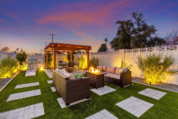 Scottsdale Oasis - Colorful home in Scottsdale with a brand new backyard and custom mural overlooking the pool!