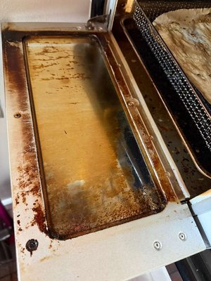Oven Cleaning - This oven was deep cleaned, scrubbed with highly efficient products to a brand new look. Oven Cleaning - This oven was deep cleaned, scrubbed with highly efficient products to a brand new look.