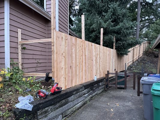 Fence - We quickly installed a new fence for the client. The old fence was dismantled and thrown into a landfill. The client was very pleased Fence - We quickly installed a new fence for the client. The old fence was dismantled and thrown into a landfill. The client was very pleased