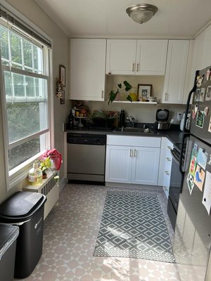 Residential Deep Cleaning in Mercer Island - Vacuumed carpets, changed sheets, hand-wiped countertops. Everything really looks good after a deep cleaning service by Verde Cleaning services. Residential Deep Cleaning in Mercer Island - Vacuumed carpets, changed sheets, hand-wiped countertops. Everything really looks good after a deep cleaning service by Verde Cleaning services.