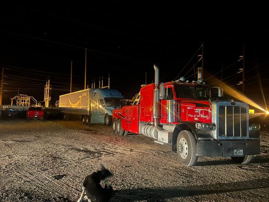 Heavy Duty- No job is too big! - Large Commercial Truck Tow. Call (806) 293-9900