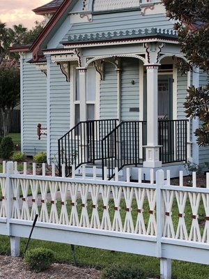 Alvin Museum - Install a 6’6” cedar shadow box fence with 4’ galvanized powder coated handrails. Alvin Museum - Install a 6’6” cedar shadow box fence with 4’ galvanized powder coated handrails.