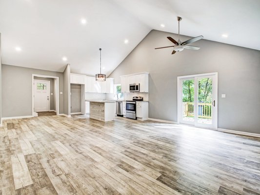 Move In/Out Cleaning - At The Mop & Broom we specialize in move in and out cleanings. As a result, we are the premier move in/out cleaning service in greater Fort Worth. Here are a few of the things we do that other companies don't.

A deluxe cleaning that covers areas you would typically have to do yourself or pay seriously extra for (garage sweep, front door, balcony, appliances and more).
Our 102 step move in/out checklist that guarantees a night and day difference in the “wow” factor of your home or apartment
High quality photos of your cleaning in case you are not able to be there during the cleaning.
Instant phone, text, and email customer service for any questions you may have.
A stunning space with our industry leading 200% satisfaction guarantee.
We encourage you to call today or check out dedicated client service pages for our full list of specific cleaning benefits to see what makes a Mop & Broom cleaning truly stand out.