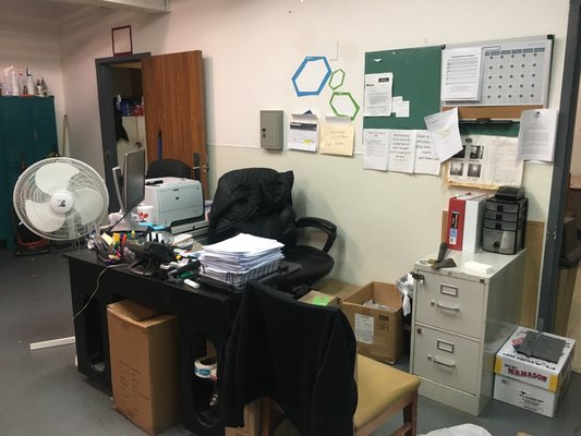 Office Cleaning, Declutter & organizing - Before and After of office organizing and Declutter services Office Cleaning, Declutter & organizing - Before and After of office organizing and Declutter services