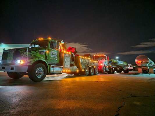 Commercial Towing - The safety of your vehicle is of utmost importance to us, so we take every precaution. Whether you are in need of light, medium, landoll transport, or heavy towing services we have the equipment.
We are dedicated to building lasting relationships with our customers and clients. We want to bring you a positive experience and provide you with the best service that you can trust.
With the latest trucks and equipment, our fleet is capable of towing everything from small vehicles to semi-trucks. The safety of your vehicle is of utmost importance to us, so we take every precaution. Whether you are in need of light, medium, landoll transport, or heavy towing services we have the equipment.
Let us schedule your next tow. Our staff is ready to take your call 480-423-4700. Commercial Towing - The safety of your vehicle is of utmost importance to us, so we take every precaution. Whether you are in need of light, medium, landoll transport, or heavy towing services we have the equipment.
We are dedicated to building lasting relationships with our customers and clients. We want to bring you a positive experience and provide you with the best service that you can trust.
With the latest trucks and equipment, our fleet is capable of towing everything from small vehicles to semi-trucks. The safety of your vehicle is of utmost importance to us, so we take every precaution. Whether you are in need of light, medium, landoll transport, or heavy towing services we have the equipment.
Let us schedule your next tow. Our staff is ready to take your call 480-423-4700.