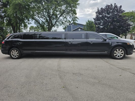 Book Now - Arrive in style, ride in comfort, and make every journey unforgettable 🚘✨ Luxury limo moments start here.