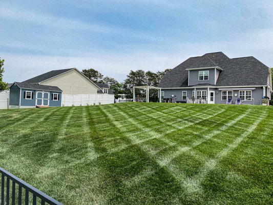 Lawn Service - Experience Our Professional Lawn Service Lawn Service - Experience Our Professional Lawn Service
