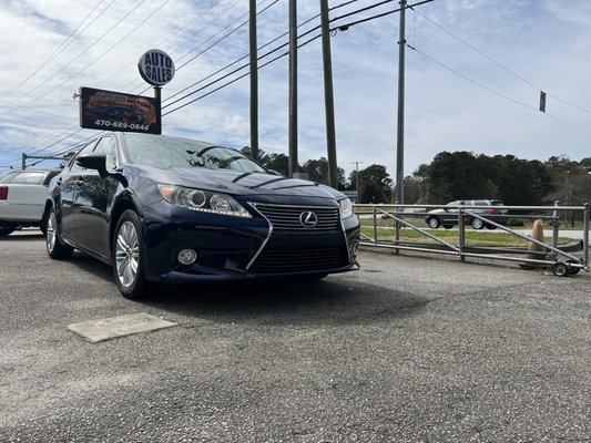 2015 Lexus ES - Stock #:10074R

Vin: JTHBK1GG7F2171447

Year: 2015

Make: LEXUS

Model: ES 350

Trim: SEDAN

Mileage: 94,939

Fuel: GASOLINE

Cylinders: 6

Engine: 3.5L

Transmission: AUTOMATIC

Drive Train: FRONT WHEEL DRIVE

Body Type: 4DR

Color: BLUE

Interior Color: BEIGE

Interior Type: LEATHER

Fuel Economy: City 21/Hwy 31

Estimated By E.P.A. - Actual Mileage May Vary

​
