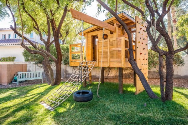 Custom TreeHouse - Custom build treehouse. features climbing wall, a swing, and claiming rope Custom TreeHouse - Custom build treehouse. features climbing wall, a swing, and claiming rope