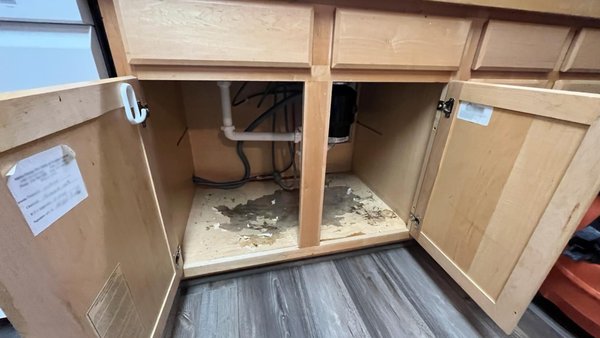 Kitchen cabinet floor replacement - Replacing the kitchen cabinet floor becomes necessary after prolonged leakage, which can cause significant damage. The most serious consequence of this damage is mold growth. Our company is ready to replace your kitchen cabinet floor and help prevent mold from developing. Kitchen cabinet floor replacement - Replacing the kitchen cabinet floor becomes necessary after prolonged leakage, which can cause significant damage. The most serious consequence of this damage is mold growth. Our company is ready to replace your kitchen cabinet floor and help prevent mold from developing.