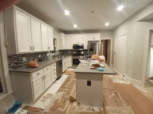 KITCHEN remodeling projects - Transform your kitchen into a culinary haven with our expert remodeling services! We offer a full range of solutions, including custom cabinetry, elegant countertops, modern backsplashes, and efficient lighting. Our team also handles flooring, appliance installation, and layout redesign to maximize space and functionality. From classic to contemporary styles, we turn your kitchen vision into a reality, creating a space that's both beautiful and practical for all your cooking and entertaining needs. KITCHEN remodeling projects - Transform your kitchen into a culinary haven with our expert remodeling services! We offer a full range of solutions, including custom cabinetry, elegant countertops, modern backsplashes, and efficient lighting. Our team also handles flooring, appliance installation, and layout redesign to maximize space and functionality. From classic to contemporary styles, we turn your kitchen vision into a reality, creating a space that's both beautiful and practical for all your cooking and entertaining needs.