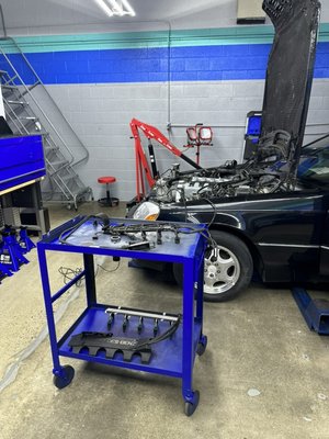 Servicing this beautiful C140 S-Class coupe M120 V12 major and minor wiring harness, stay tuned for updates! - mbz.surgeon PROJECT C140 V12:
"Humbled I am to work with a legend" - HJA it's not every day you get to see an M120 #120 Mercedes-Benz V12 although Mercedes had never intended on creating a high horsepower application for this particular motor Pagani #Pagani came along and along side Mercedes-AMG created 7.0 and 7.3L
versions outputting 800NAHP. Full video link below:
https://instagram.com/mbz.surgeon