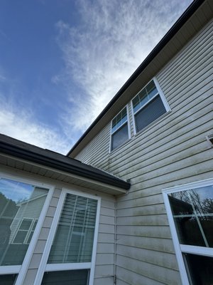 Home Pressure Washing - This was a grime removal job of the “moss side” of the home! Home Pressure Washing - This was a grime removal job of the “moss side” of the home!