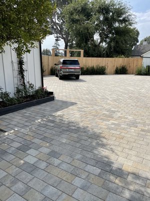 Beautiful pavers work on Driveway - This is Insulation of pavers came up beautiful as before it was cement that had a lot of cracks with pavers we make sure that there’s not gonna be any cracking in the future and the character that he gives just make the driveway match more beautiful