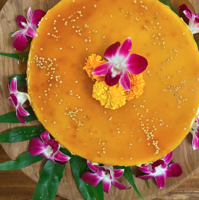 Focused on local, sustainable and minimal waste. - Bringing you the freshest ingredients Kaua'i has to offer. Committed to supporting local businesses and farmers using seasonal fruits, vegetables, fresh-caught local fish, and local grass-fed beef. It's not only a delicious choice- it's a smart choice to welcome us into your home.