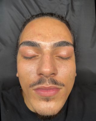 Golden glow + Face Shave- Mustache trimming & Brow Wax - Men want to experience a relaxing transformation? Look no further. Book with Aesthetics by Amina luxurious time awaits you!