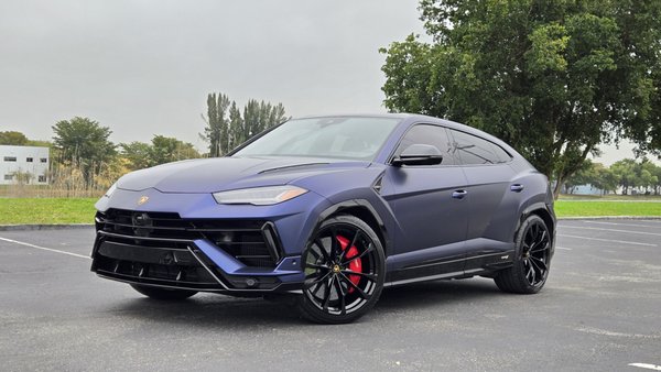 2025 Lamborghini Urus S - This Lamborghini Urus S received a full transformation using XPEL Colored PPF in Satin Abyss Blue with a Gloss Obsidian Black roof, creating a completely unique and aggressive look while maintaining the benefits of premium paint protection.
As with every Unlimited Wraps project, all edges were meticulously wrapped and several components were carefully disassembled where necessary to fully conceal the original dark gray paint and achieve a seamless finish throughout the entire vehicle.
To complete the process, the vehicle was protected with XPEL Fusion Plus Satin Ceramic Coating, adding extra UV protection, hydrophobic properties, and enhanced resistance against stains and environmental contamination.

Projects like this are backed by a minimum 10-year warranty, making XPEL Colored PPF one of the most advanced solutions available for both customization and long-term protection.

If you are considering changing the appearance of your vehicle without compromising protection, XPEL Colored PPF is absolutely an option worth exploring.