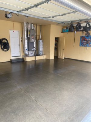 Grind and Seal - These are a great budgetary alternative to flake. Clean, simple and industrial looking, these “grind and seal” systems offer lasting floor protection, slip resistance and a different look than the traditional flake. Grind and Seal - These are a great budgetary alternative to flake. Clean, simple and industrial looking, these “grind and seal” systems offer lasting floor protection, slip resistance and a different look than the traditional flake.