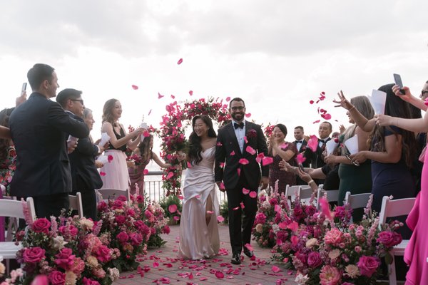 Marcel and Diana Wedding at The Liberty Warehouse - Elegance in Full Bloom!
Our creation, a symphony of rose-pink florals, added an air of pure opulence to the enchanting setting of The Liberty Warehouse. A wedding that radiated grace and sophistication!